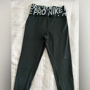 Nike Pro Sri-fit athletic leggings